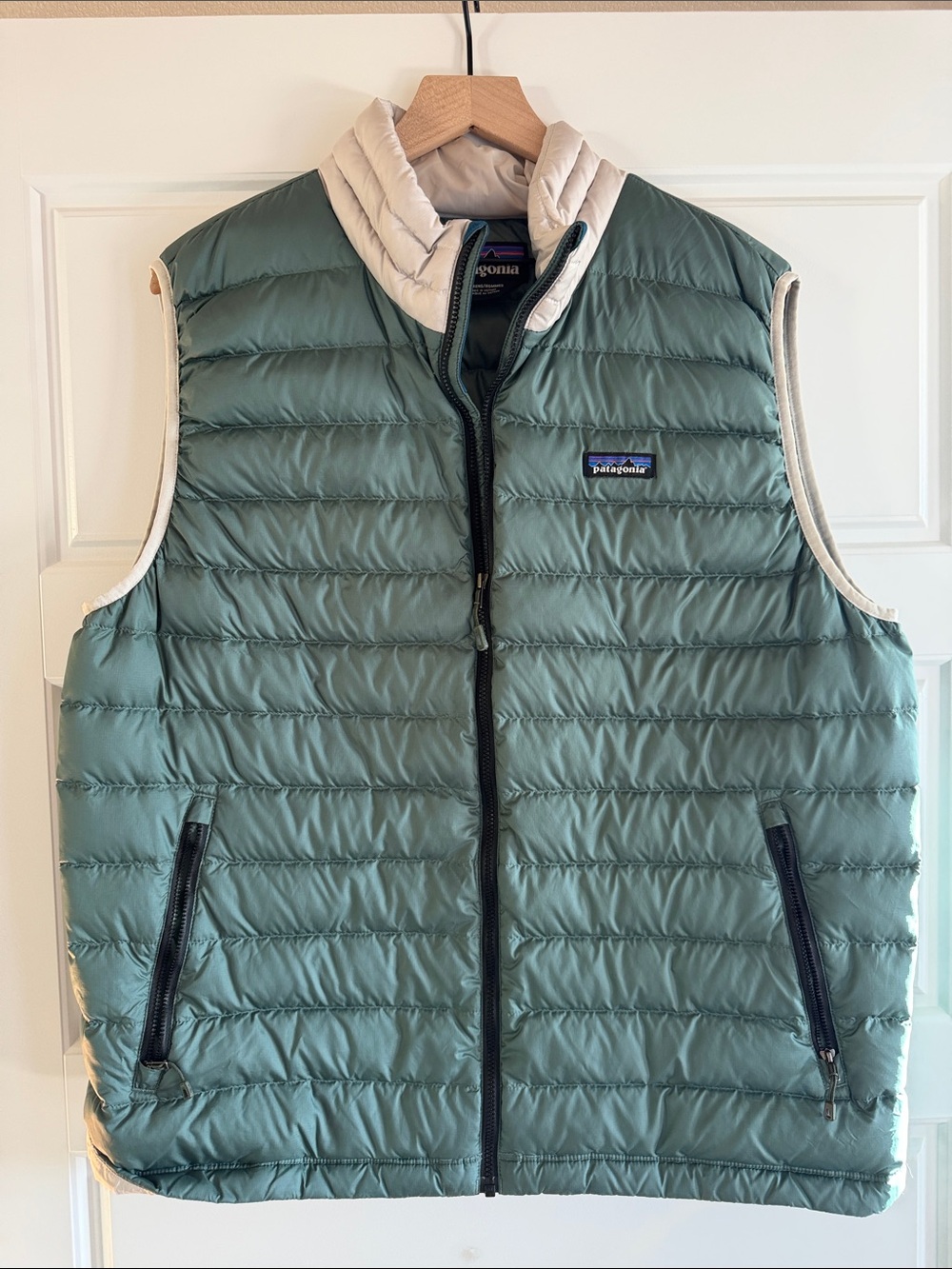 Patagonia Men’s Quilted Vest in Sage Green with Cream Trim